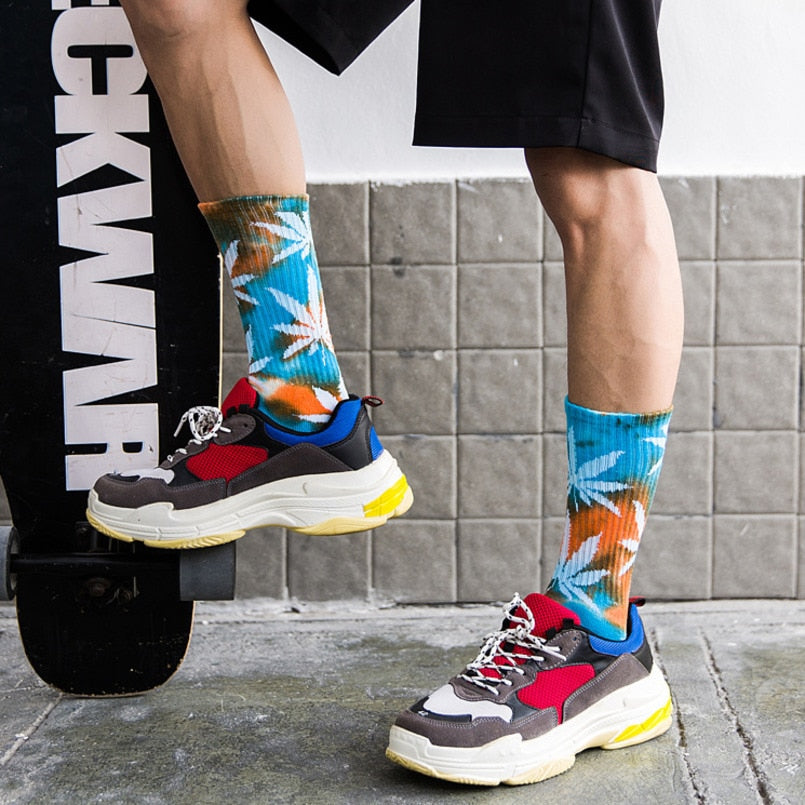 Personality Printing White Maple Leaves Men Colorful Cotton Socks Hip Hop Street Skater Socks