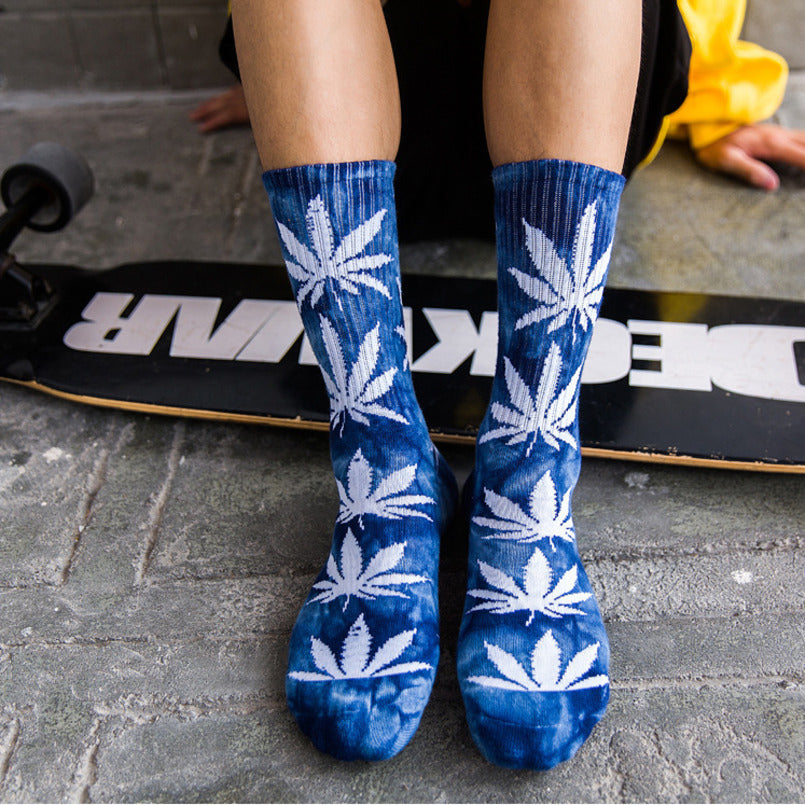 Personality Printing White Maple Leaves Men Colorful Cotton Socks Hip Hop Street Skater Socks
