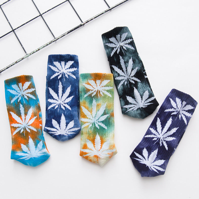 Personality Printing White Maple Leaves Men Colorful Cotton Socks Hip Hop Street Skater Socks